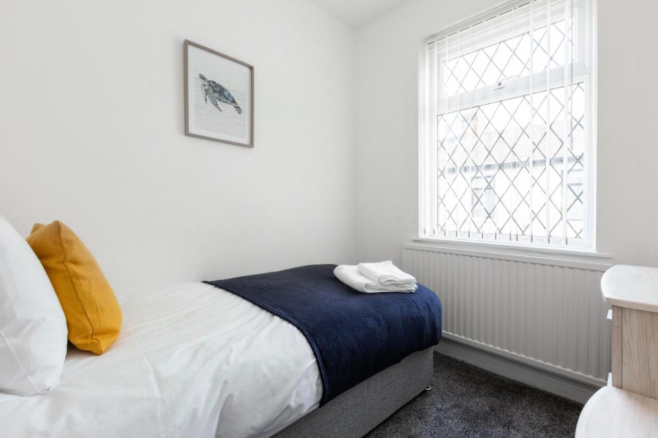 プレストン Connaught House - Wi-Fi, Parking, Contractorsヴィラ エクステリア 写真