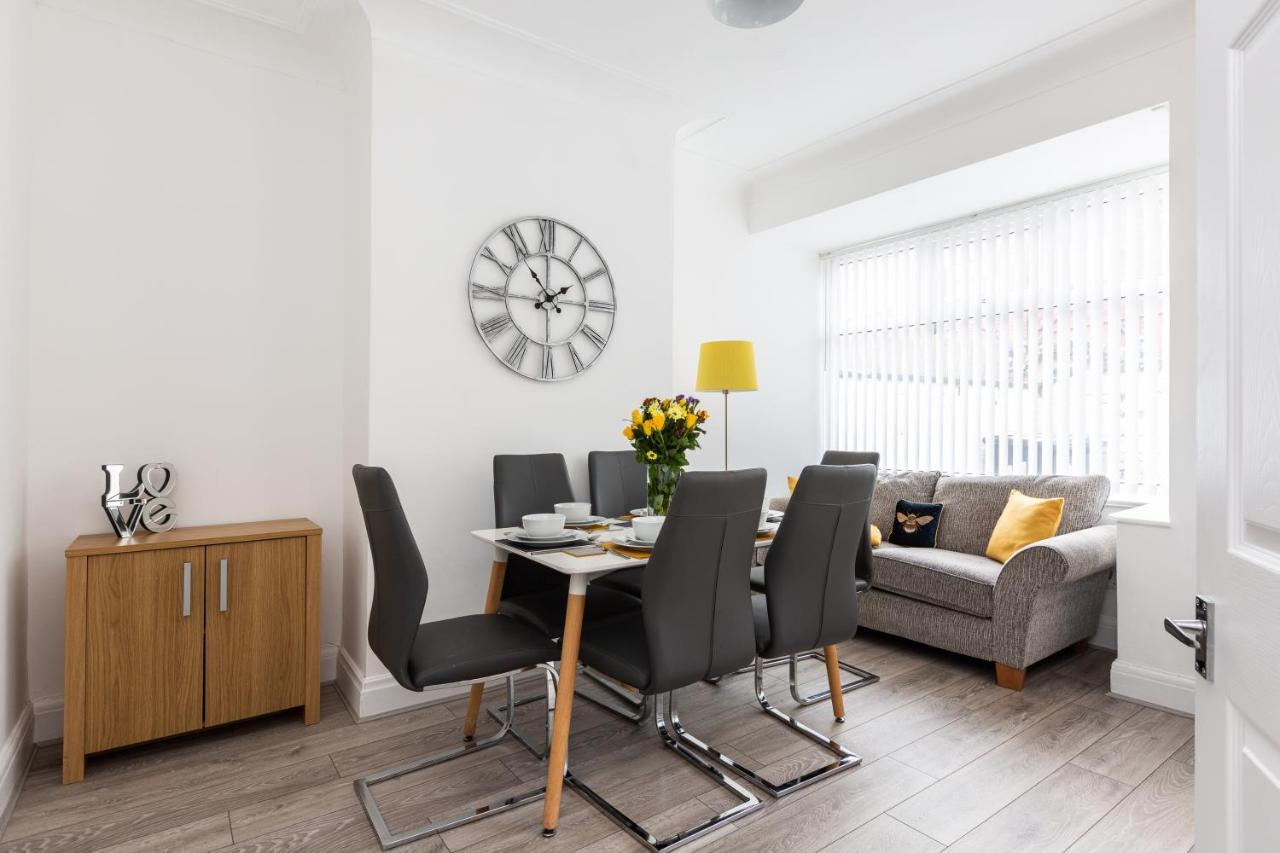 プレストン Connaught House - Wi-Fi, Parking, Contractorsヴィラ エクステリア 写真